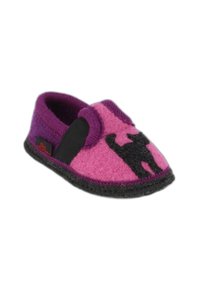 Chausson en feutre rose et violet avec une silhouette de chat noir. Doté d'une bride noire et d'une semelle grise. Texture douce et forme arrondie.
