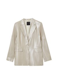 Blazer métallique beige clair au design structuré, fermeture à un bouton et deux poches avant. Texture lisse avec une finition brillante.