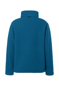 Giacca in pile blu con colletto alto e tessuto testurizzato. Il retro presenta una finitura liscia con un sottile dettaglio del logo all'altezza del collo.