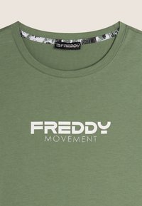 Freddy COMFORT FIT SPACCHI - Camiseta estampada - sea spray