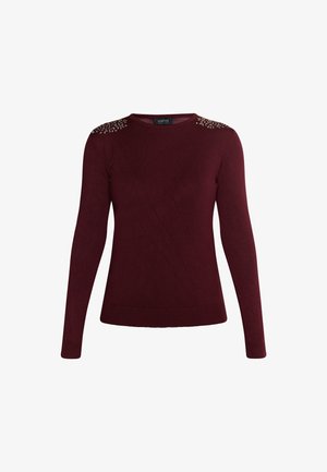 Bordeaux langemouwtrui met een textuurstof, geribde zoom en versierde schouderaccenten voor extra detail.