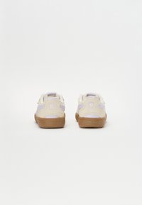 Miniatuurafbeelding 3