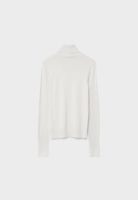 Witte gebreide turtleneck trui met lange mouwen, geribbelde manchetten en zoom. Kenmerkt zich door een gladde textuur en een minimalistisch ontwerp.
