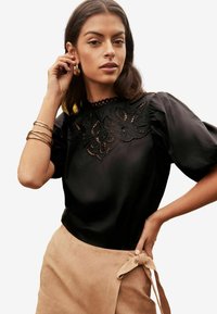 Lipsy REGULAR FIT PUFF SLEEVE CUTWORK - Pluus - black