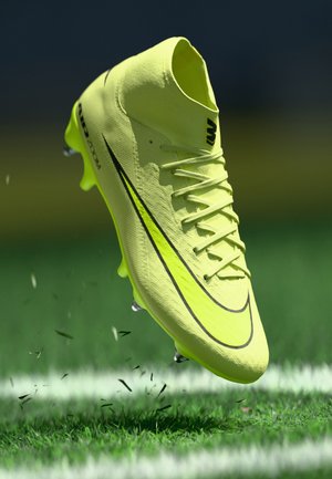 ZM 10 ACAD SG PRO AC - Scarpe da calcio per terreno morbido - limelight/volt/hyper crimson