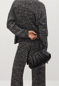 Mango Strickpullover - black