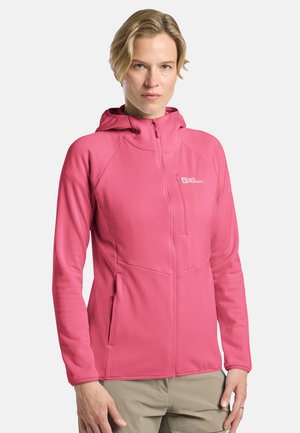 Rosa Kapuzenjacke aus strukturiertem Material, mit einem durchgehenden Reißverschluss, zwei Seitentaschen und einem Logo im oberen linken Brustbereich.