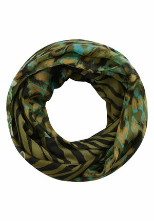 Infinity-tørklæde med grønt, sort, brunt og blåt abstrakt dyreprint, arrangeret i en cirkulær sløjfe på en hvid baggrund.