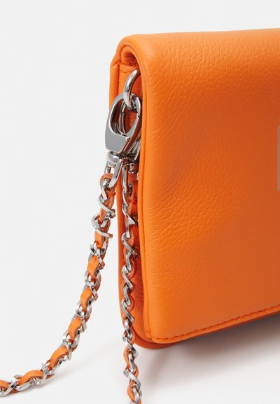 Zadig & Voltaire ROCK  - Ülerinna-kott - orange