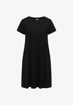 Czarna sukienka o linii A z krótkim rękawem, okrągłym dekoltem i długością do kolan, prezentowana na jednolitym białym tle.