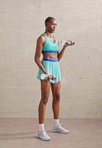 Reebok TEAM BRALETTE - Sujetadores deportivos con sujeción media - unleashed green