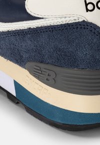 New Balance ML574 UNISEX - Sapatilhas - dark blue, white