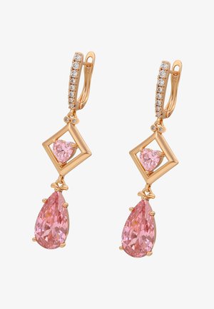 Ohrringe aus roségold mit einem quadratischen Rahmen, der mit einem pinken Herzen und tropfenförmigen pinken Edelsteinen verziert ist, dekoriert mit kleinen klaren Steinen entlang der Oberseite.