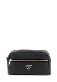 Zwart gestructureerd rechthoekig tasje met twee zilveren ritsen en een driehoekig Guess-logo op het voorvak.