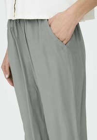 ONLY ONLKELDA EMERY PULL UP - Hlače - wrought iron