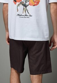 Next Shorts - brown