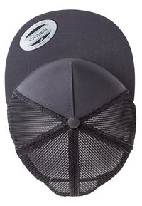 Siva snapback kapa s čvrstim prednjim dijelom od tkanine i mrežastim stražnjim dijelom. Sadrži okrugli gumb na vrhu i naljepnicu s logotipom sprijeda.