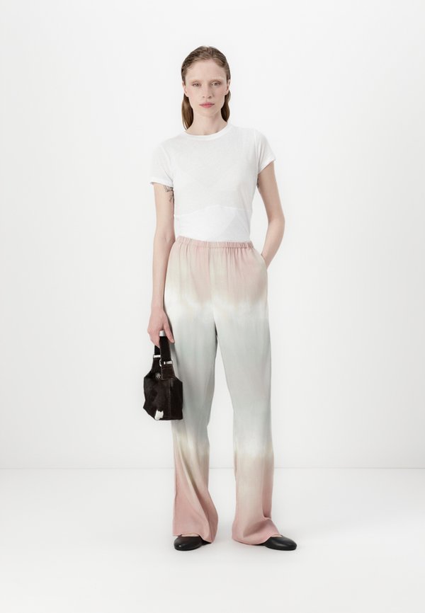 LUNCH  - Tracksuit bottoms - dusty multi spray2