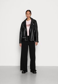 Guess GUESS LOGO CROP - Camisola - ballet pink