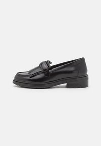 Geox D WALK PLEASURE - Scarpe senza lacci - black