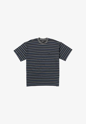 Gestreepte t-shirt met korte mouwen featuring donkerblauwe, grijze en beige horizontale strepen met een ribbelgrijze ronde hals. Katoenen materiaal.