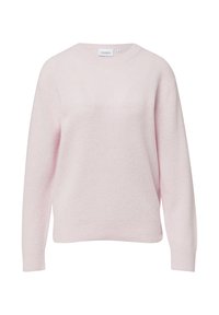 Jasnoróżowy sweter o żebrowanym wyglądzie, z okrągłym dekoltem i długimi rękawami w luźnym kroju. Prosty fason, bez widocznych wzorów.