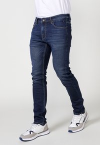 Thumbnail Image 6