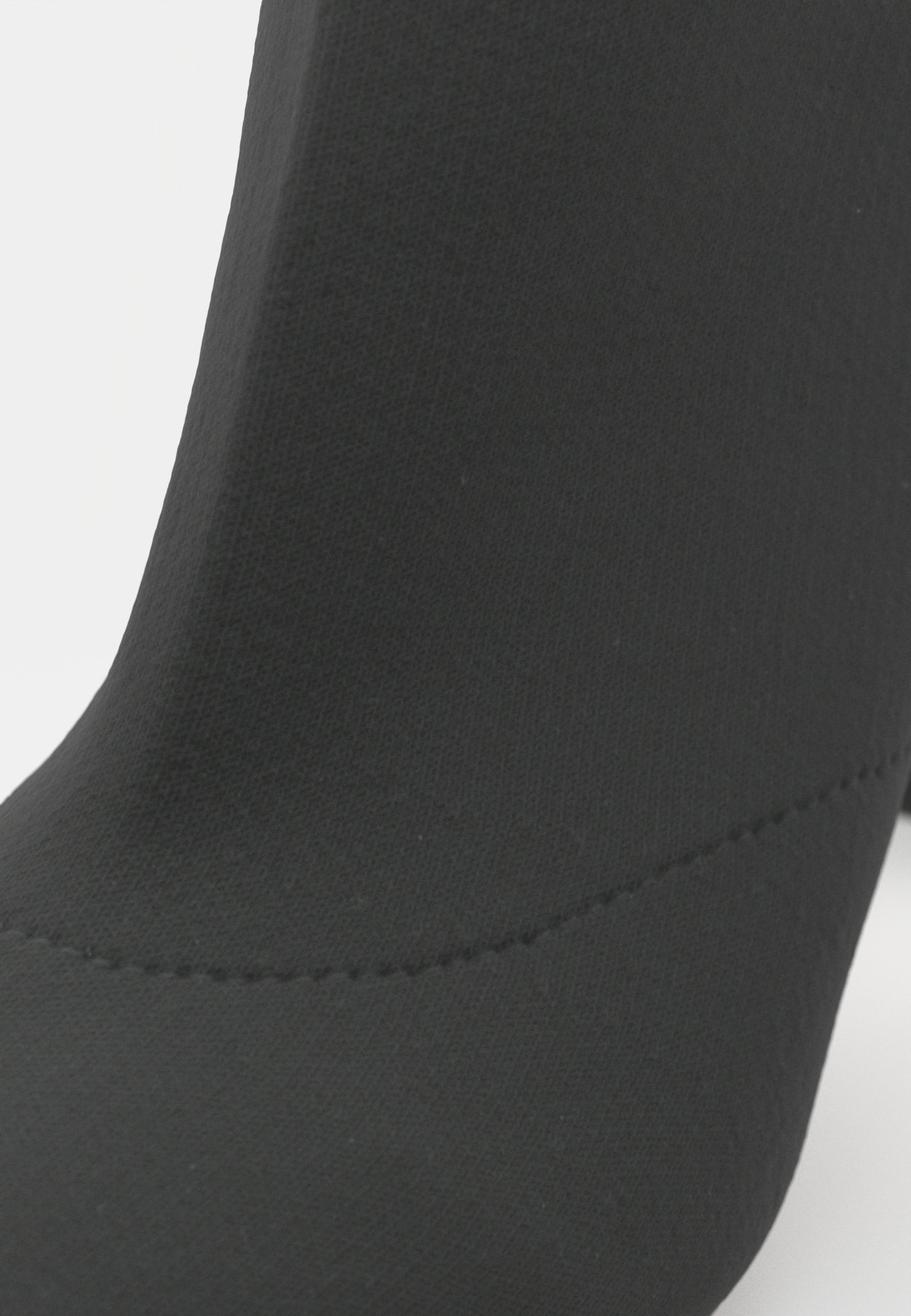 FAELORA PILLOW WALK