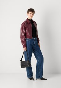 Calvin Klein Jeans CROPPED CRINKLE - Bomber Jacket - deep rouge
