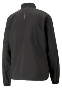 Sort jakke med ståkrave og elastiske manchetter. Letvægtsstof med en struktureret finish. Bemærkelsesværdig detalje: reflekterende logo på ryggen.