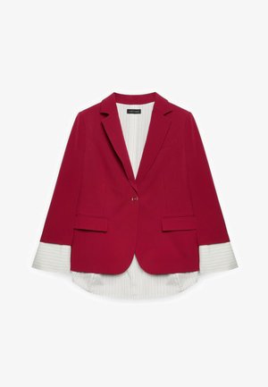 Červené sako s jedním knoflíkem, klopy s výřezem, dvěma kapesními klapkami vpředu a manžetami a lemem košile s bílými proužky.