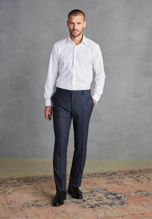 SIGNATURE TRIMMED DOUBLE CUFF SLIM FIT - Iné doplnky - white