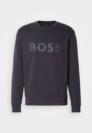 Dunkelblaues Sweatshirt mit Rundhalsausschnitt und langen Ärmeln. Die Vorderseite zeigt ein erhabenes "BOSS"-Logo in passender Farbe. Weiches Material.