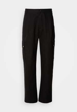 Black cargo pants made of cotton with a relaxed fit, featuring side pockets, a button closure, and straight legs. Simple design without patterns.