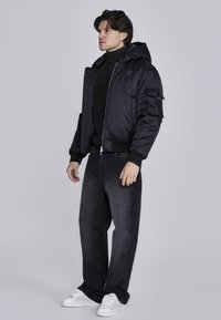 SIKSILK Winterjacke - black