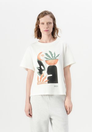 COLLAGE TEE - Tričko s potlačou - off-white