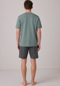Next TEXTURED - REGULAR FIT - Pyžamová sada - sage green grey