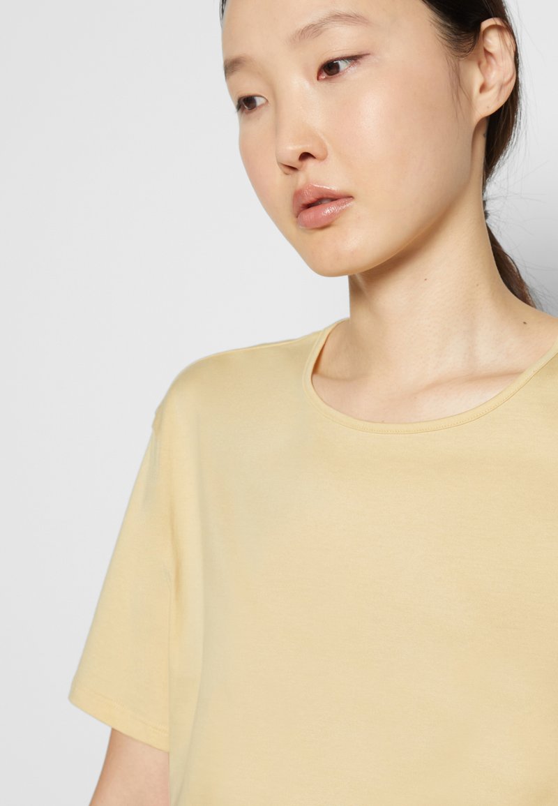 Damen Kleider | Theory PERFECT TEE APEX T-Shirt basic butter yellow/gelb - ZE33389 Damen Kleider | Theory PERFECT TEE APEX T-Shirt basic butter yellow/gelb - ZE33389