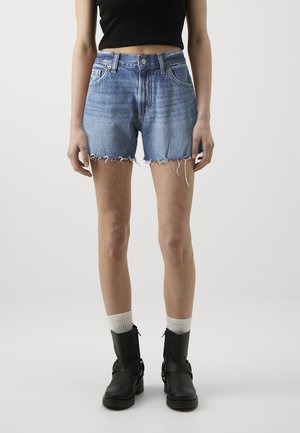 LOW RISE STRIDE - Denim shorts - medium destroy