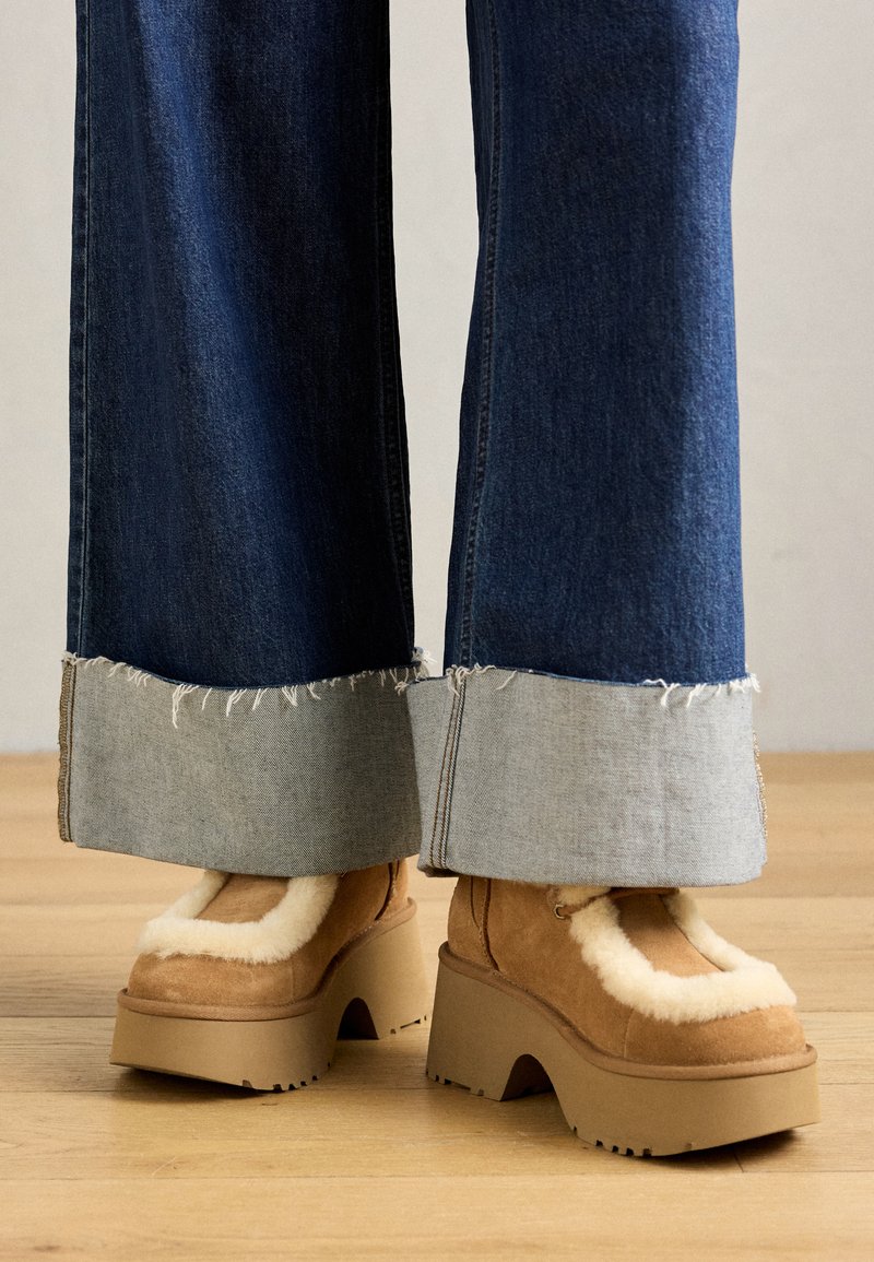 UGG NEW HEIGHTS LACE UP Lace-up ankle boots chestnut/cognac