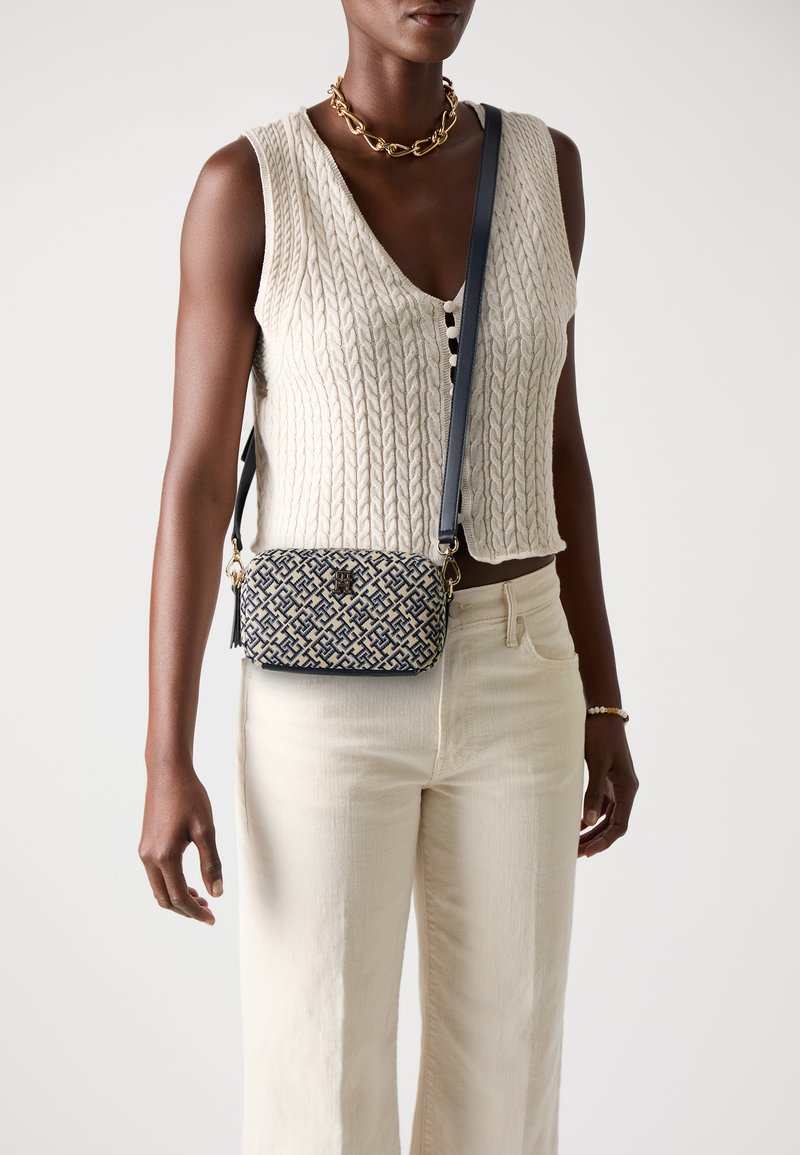 Tommy Hilfiger CAMERA BAG - Cross body bag - space blue