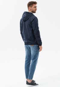 Ombre HOODED WINDBREAKER OM JANP - Giacca da mezza stagione - navy blue