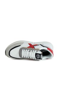 MUNICH VERSUS 53 - Zapatillas - blanco