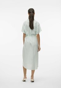 Vero Moda VMBUMPY SS CALF  - Blousejurk - silt green