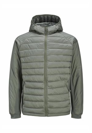 Chaqueta acolchada con capucha en verde oliva, con cierre de cremallera en la parte delantera, textura acolchada y puños elásticos para un ajuste entallado.