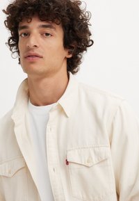 Levi's® RELAXED WESTERN - Camicia - fresh ecru