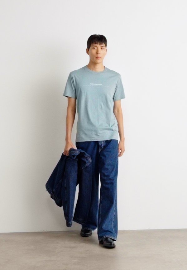 MINIMAL LOGO TEE - Basic T-shirt - lead4