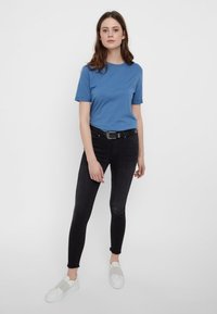 Pieces PCRIA FOLD UP SOLID TEE - Basic póló - dark blue