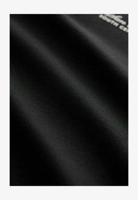 Unselected, black text