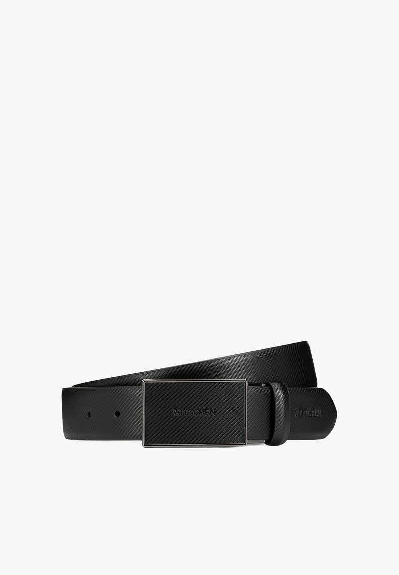 Černý pásek z texturovaného materiálu s pravoúhlou sponou, na které je vyražené logo. Hladký povrch a zúžené konce pro nastavení velikosti.